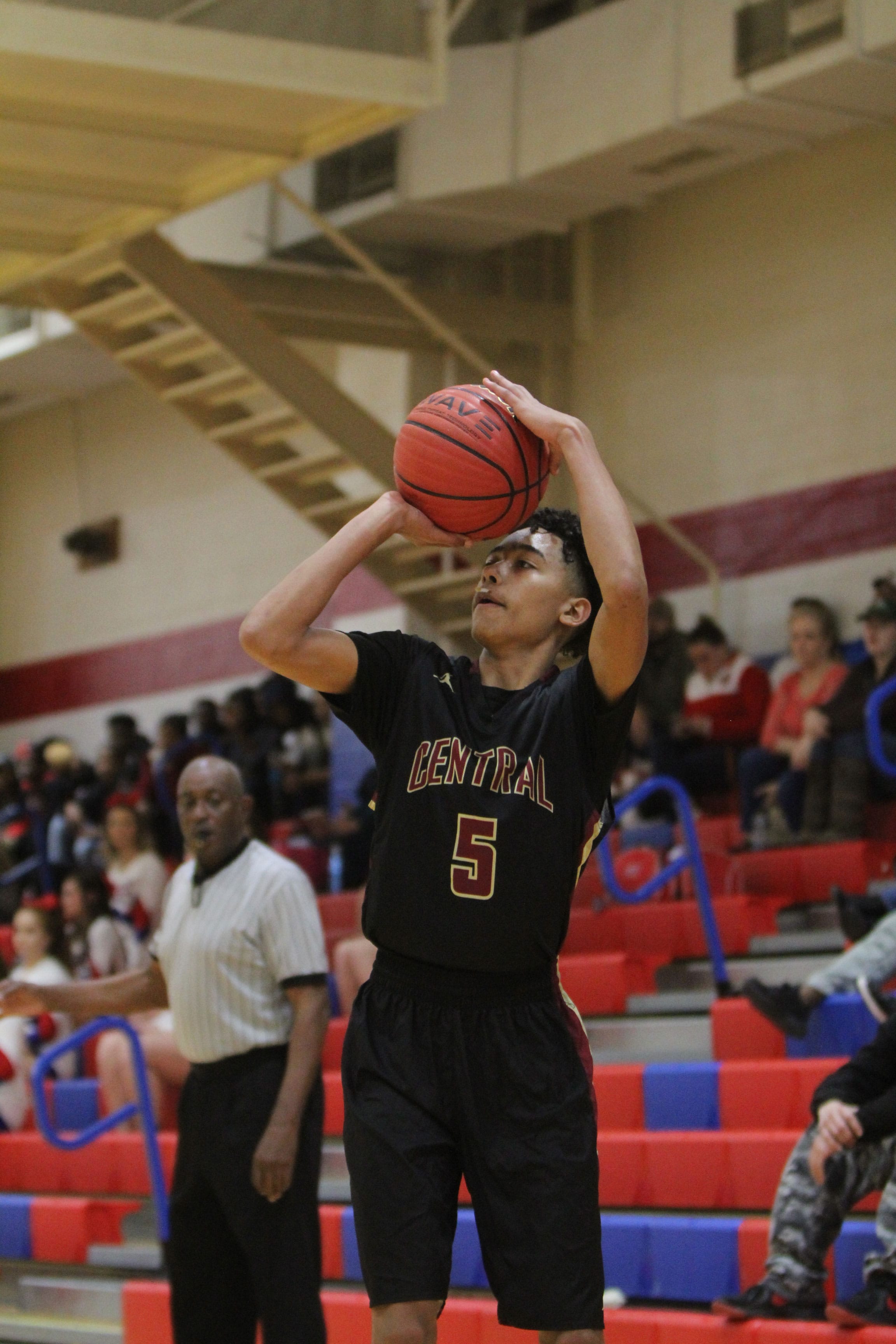 Kasey Perkins lifts HC with 3