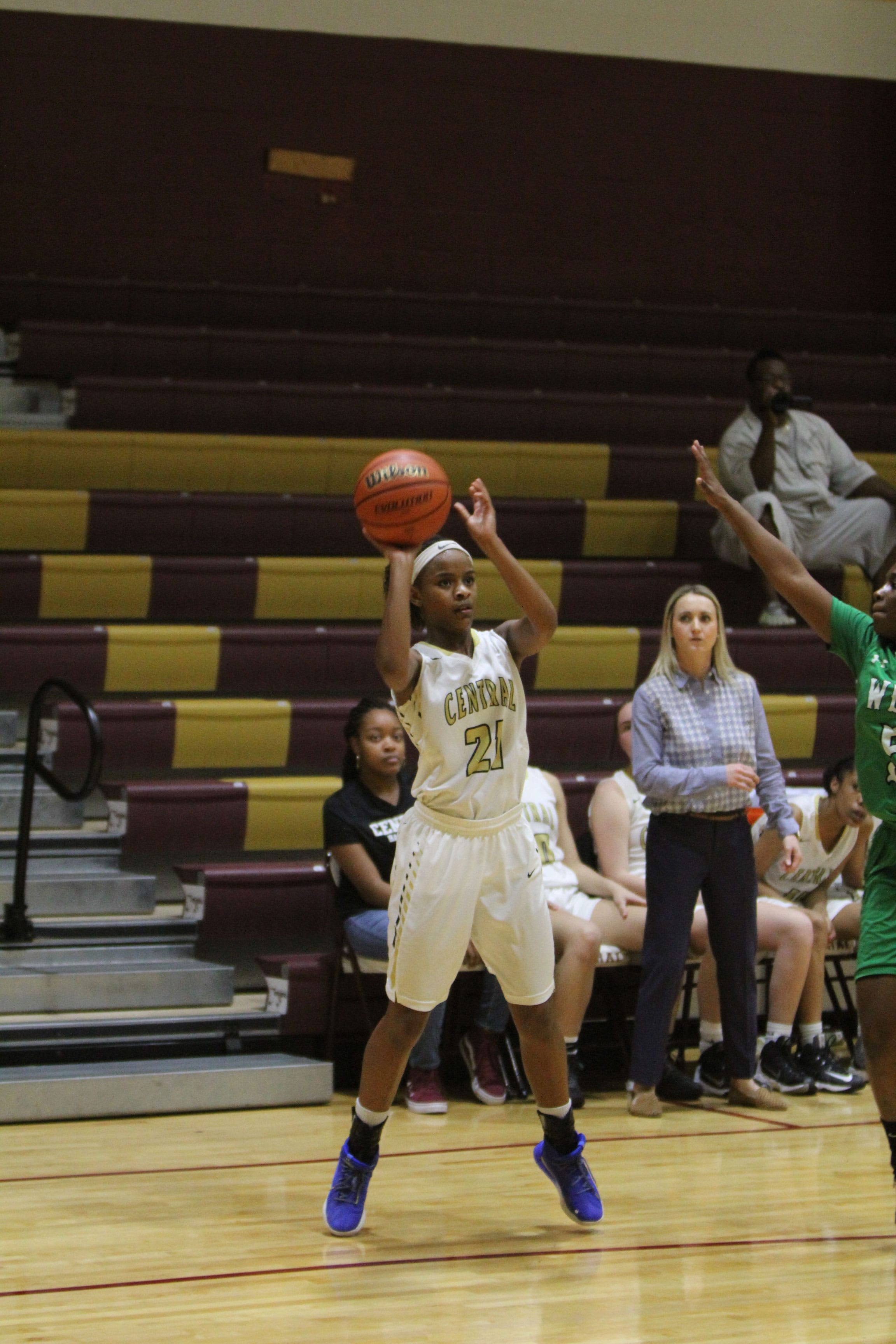 Banks, defense key HC girls