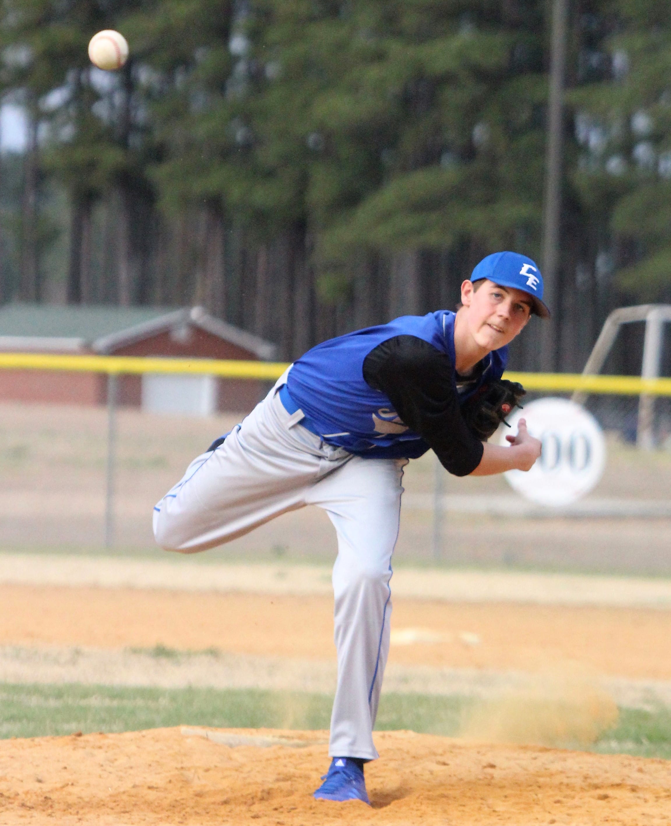 Falcons 3-0 in middle school baseball; softball wins, 19-4