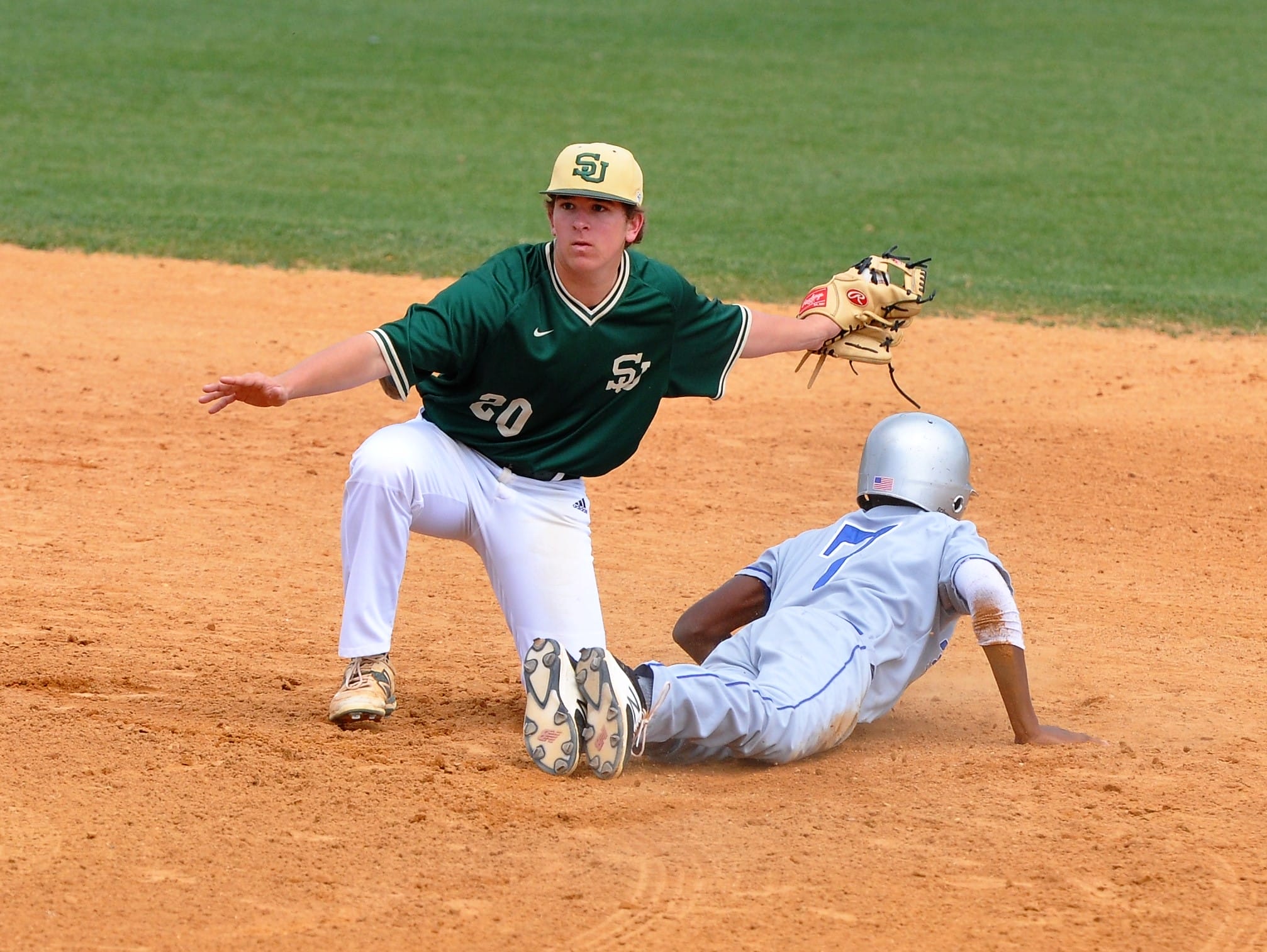 South nips Hawks in ninth