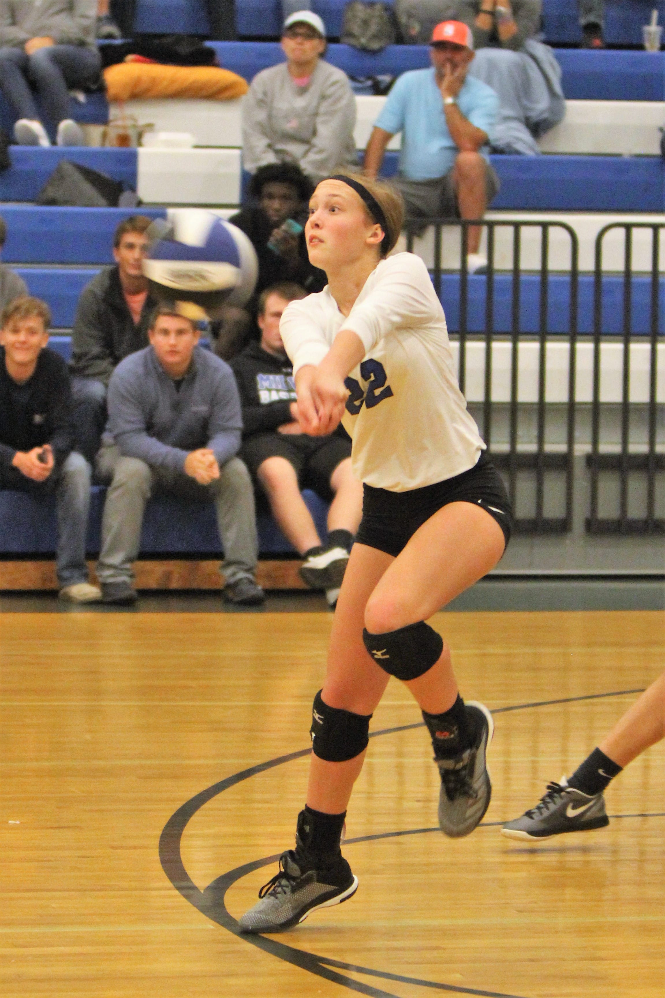 Raiders advance in volleyball