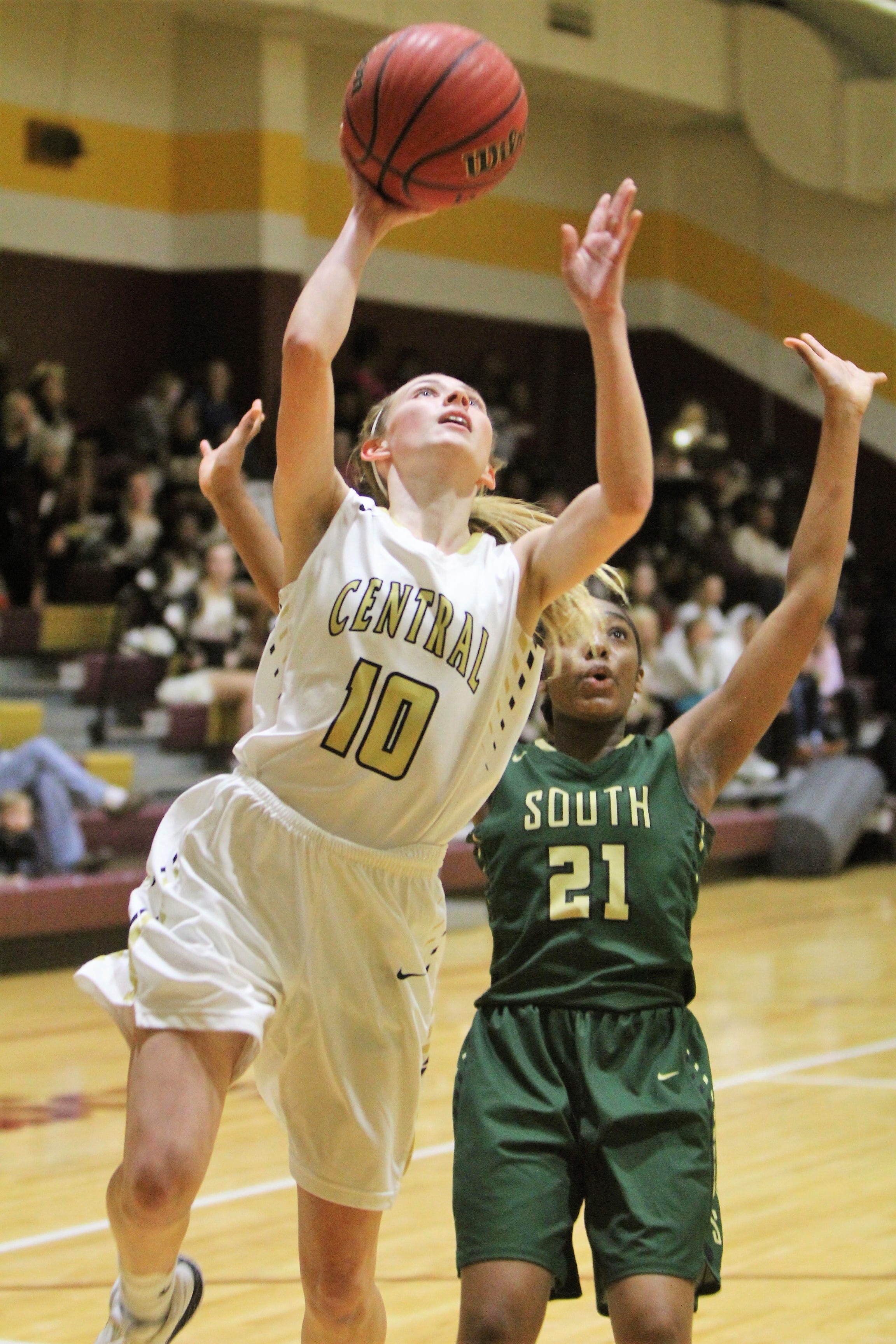 Central girls rout South