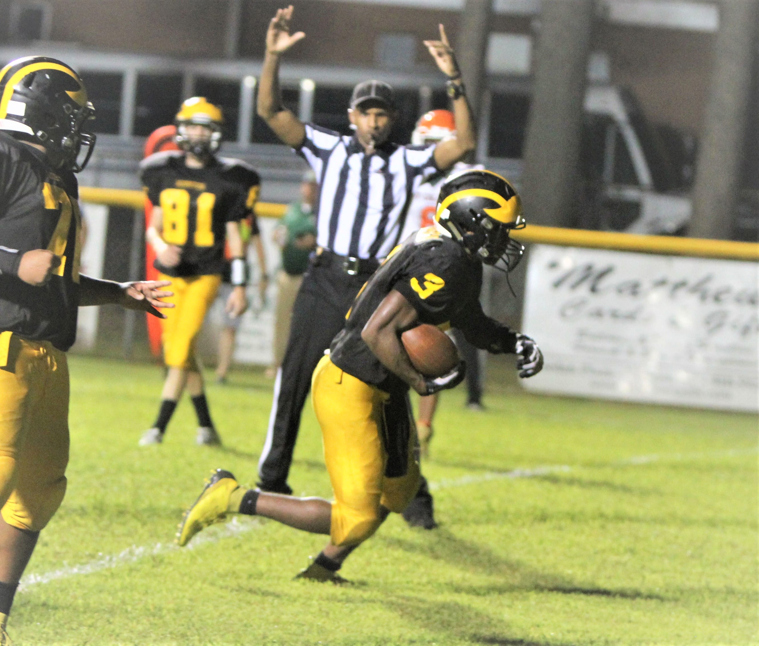 Hobbton moves to 3-0 with 34-6 win over East Columbus
