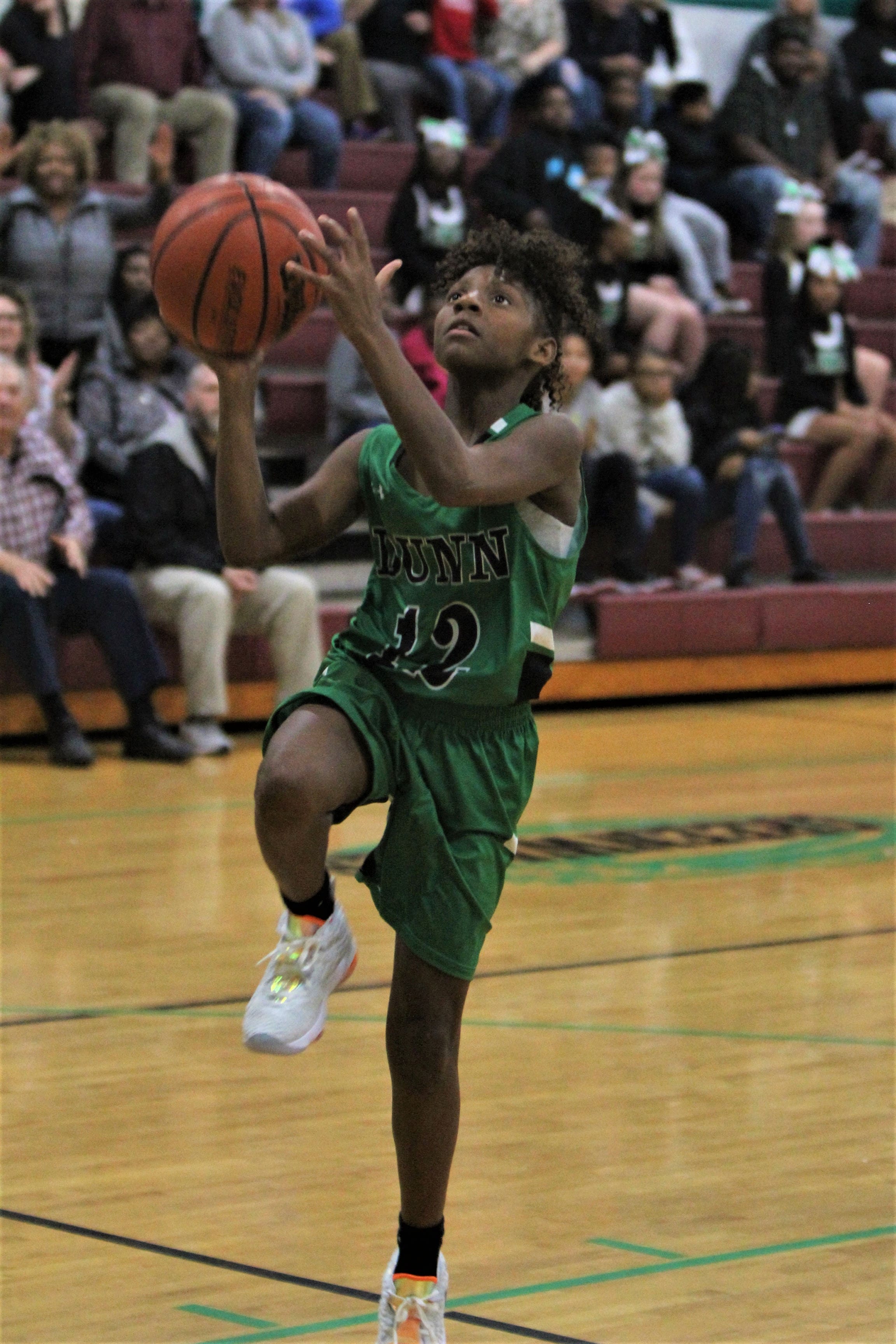 Dunn Middle sweeps Central as Greenwaves stay unbeaten