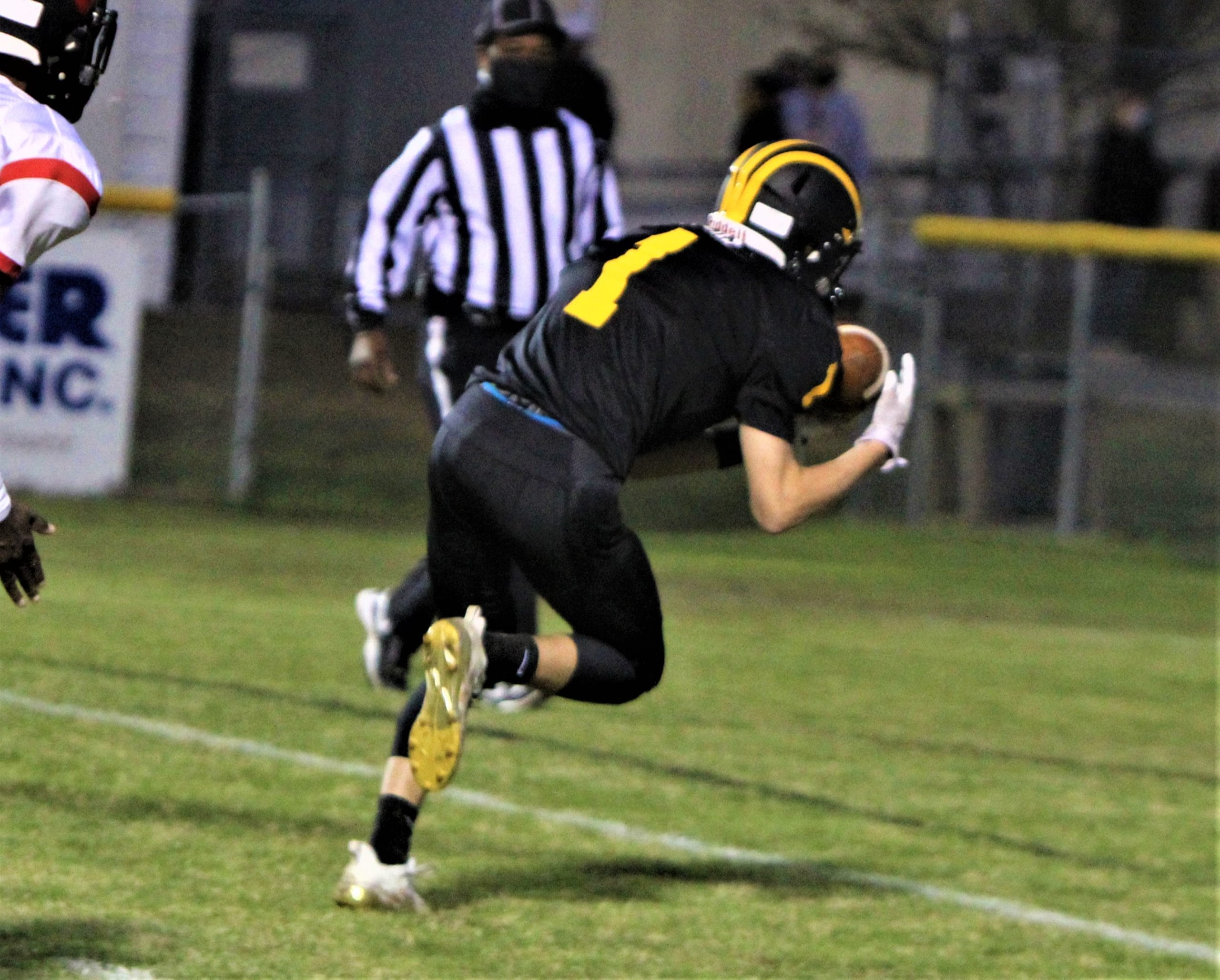Bradshaw leads Hobbton to first win at Homecoming