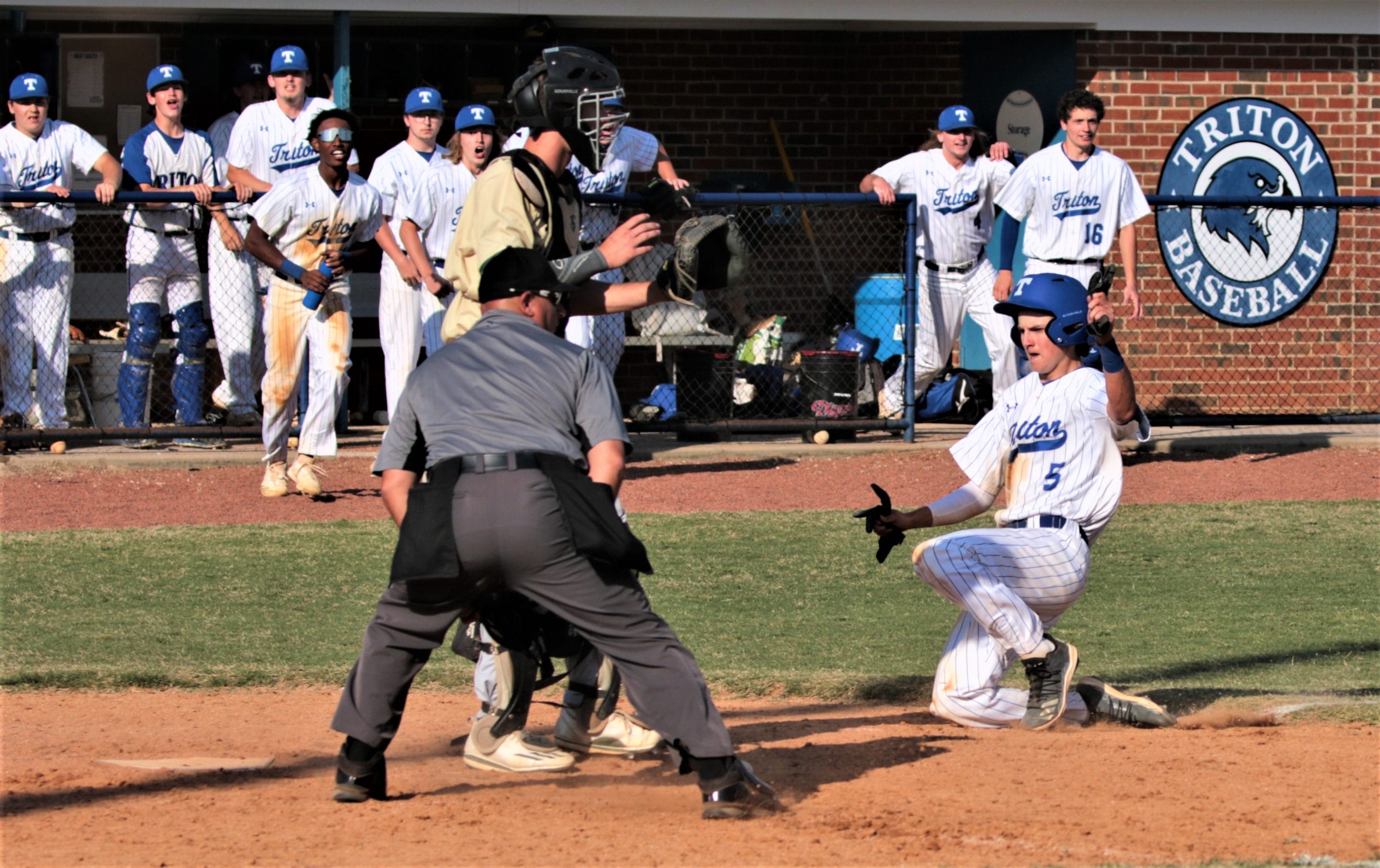 Hawks squeeze past South in 9th