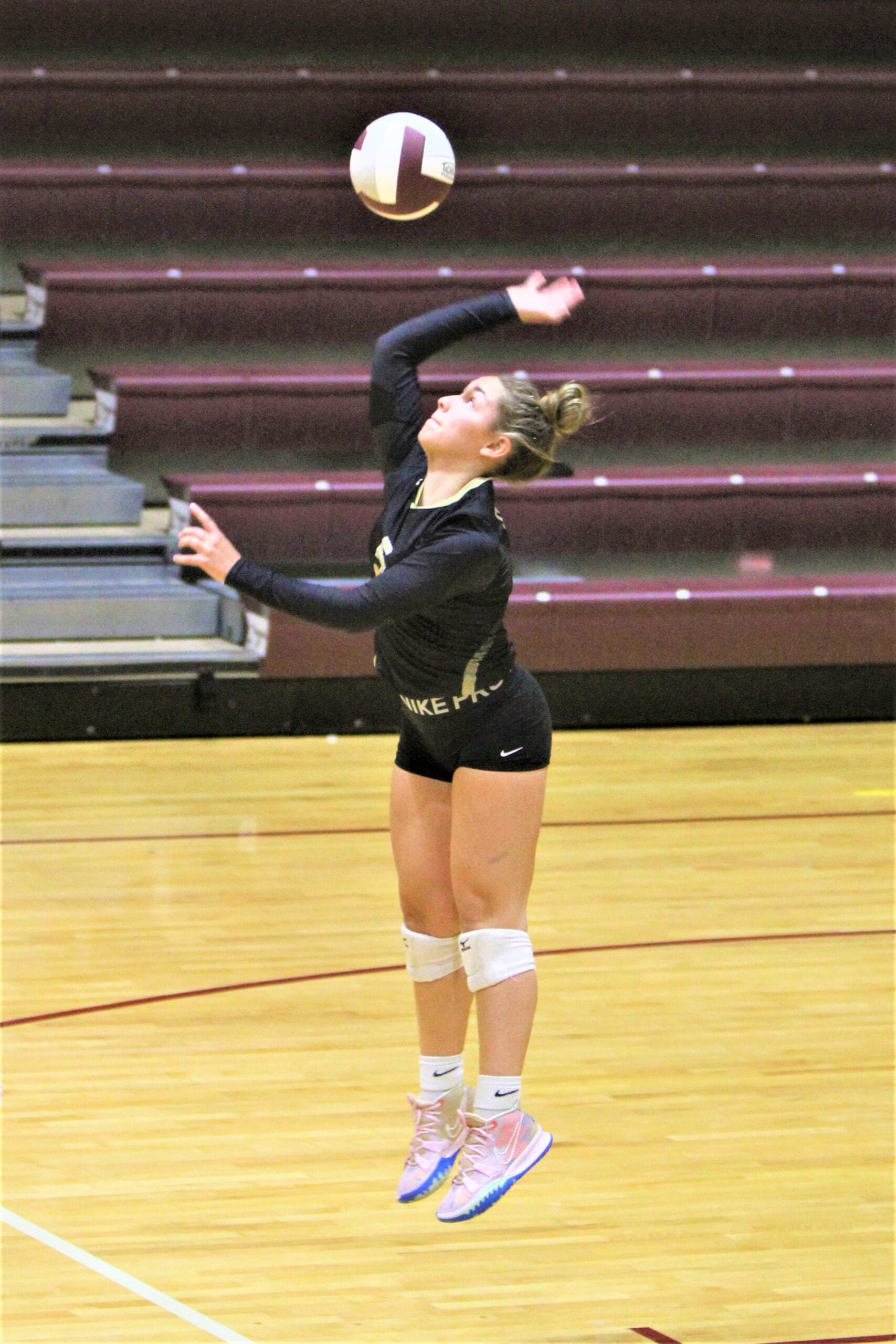 Central squeaks into tourney final
