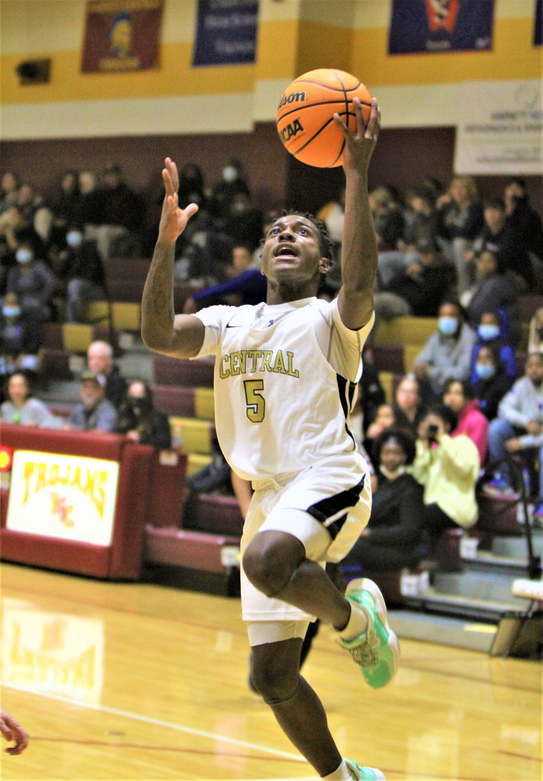 Central boys advance in Bennie Pollock tipoff tournament