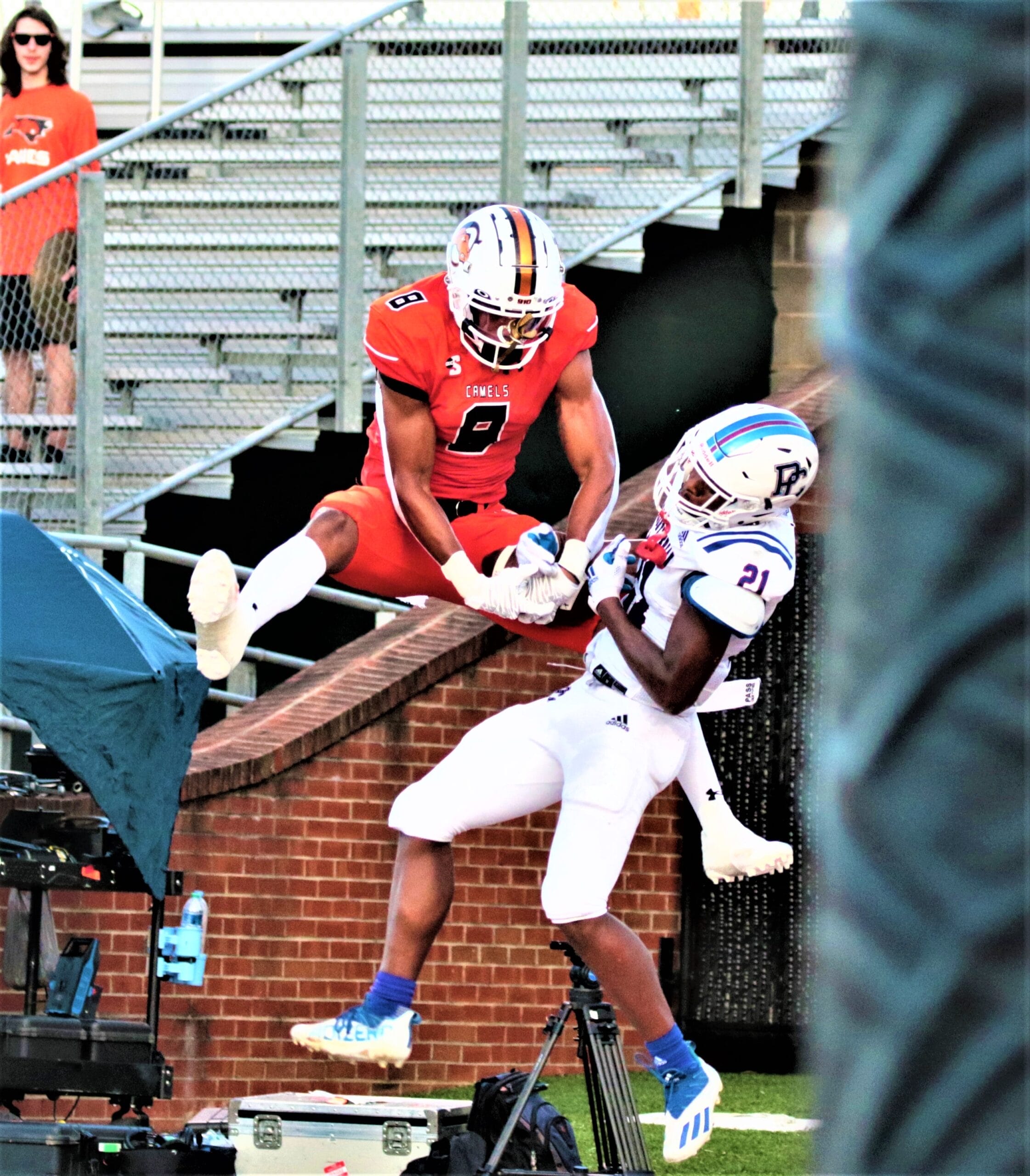 Campbell signs 15 for football