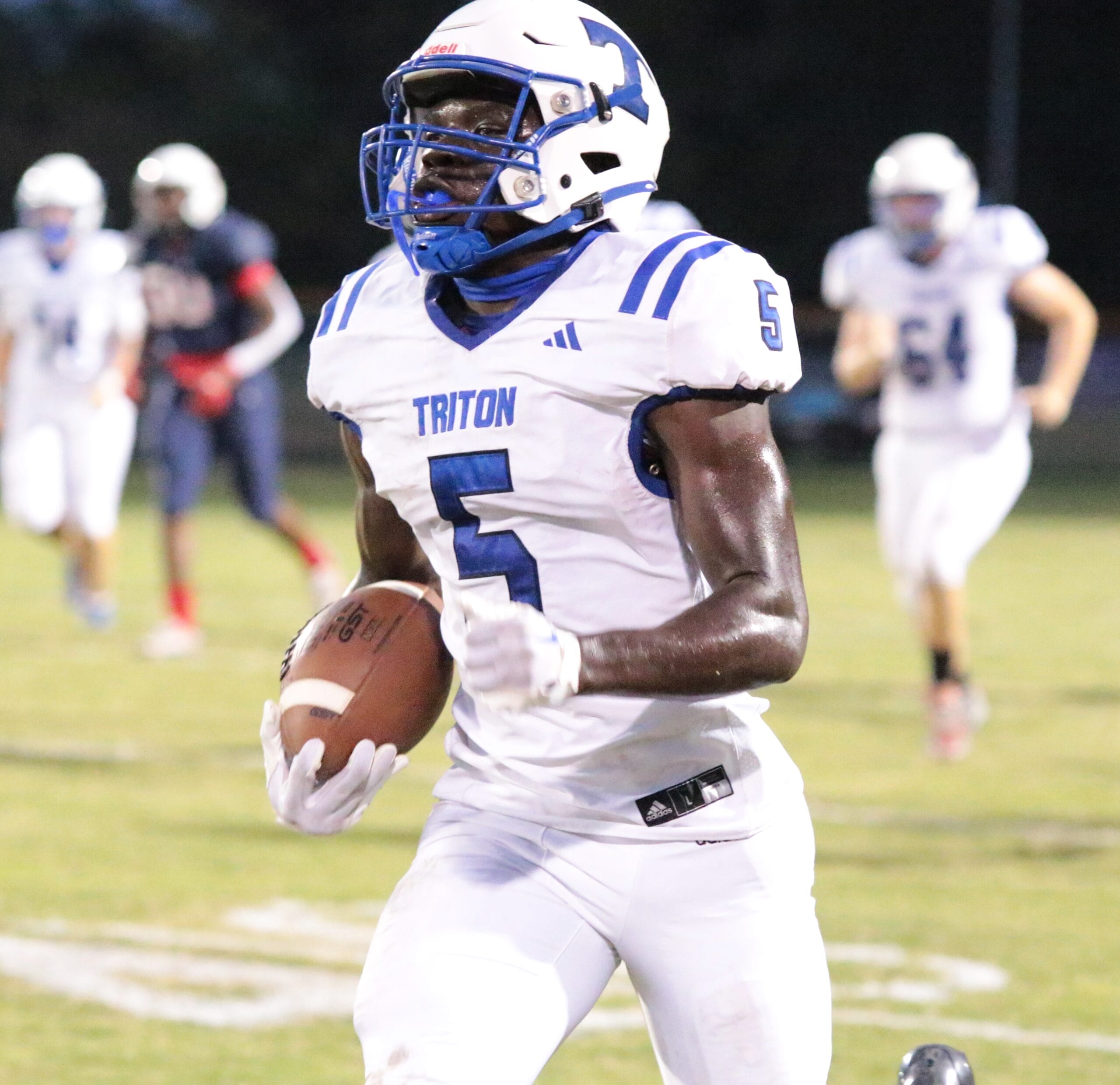 Bulldogs take to the air to rally past Triton, 38-20