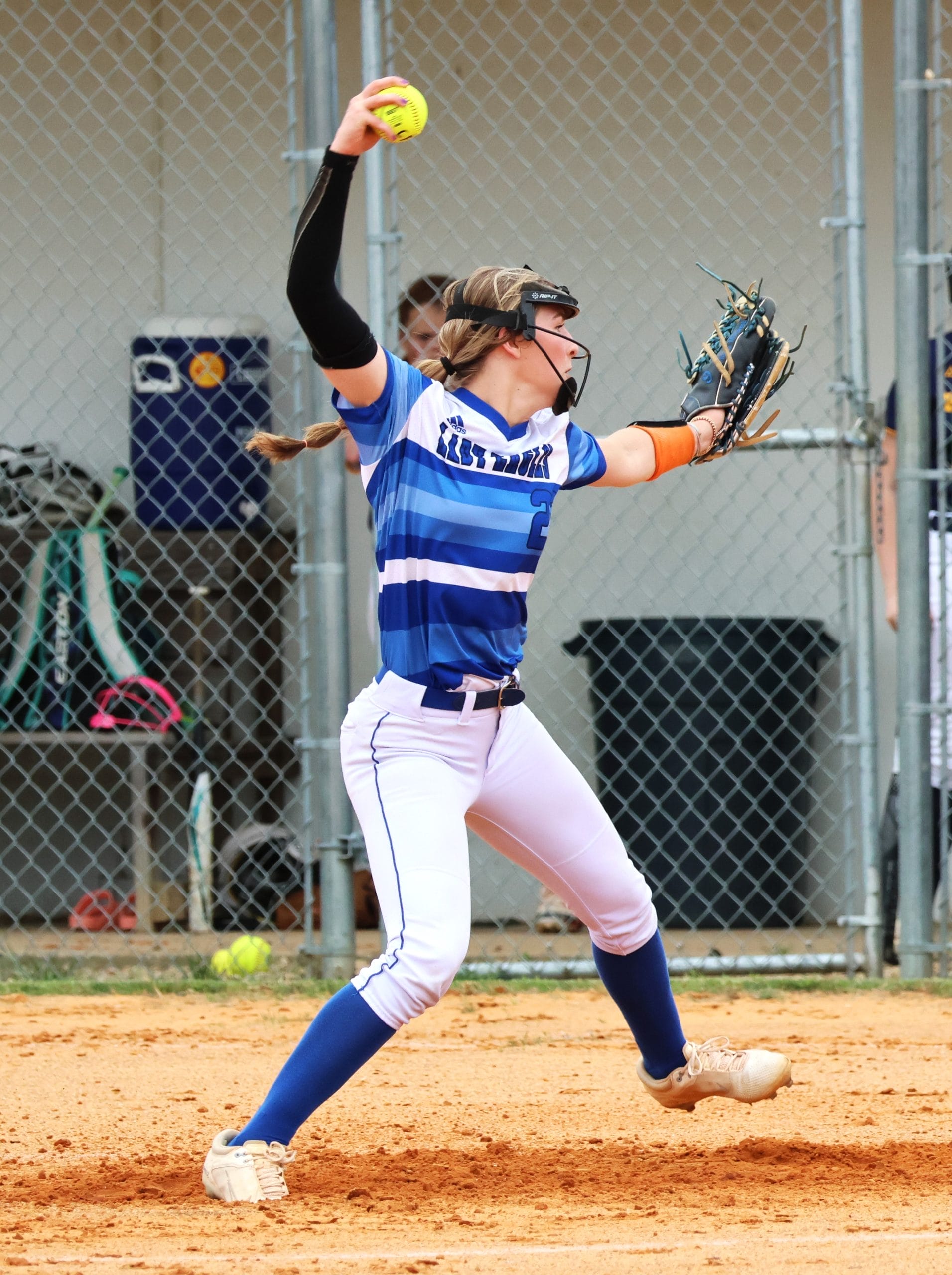 Softball: Eagles follow playoff no-hitter with narrow road setback