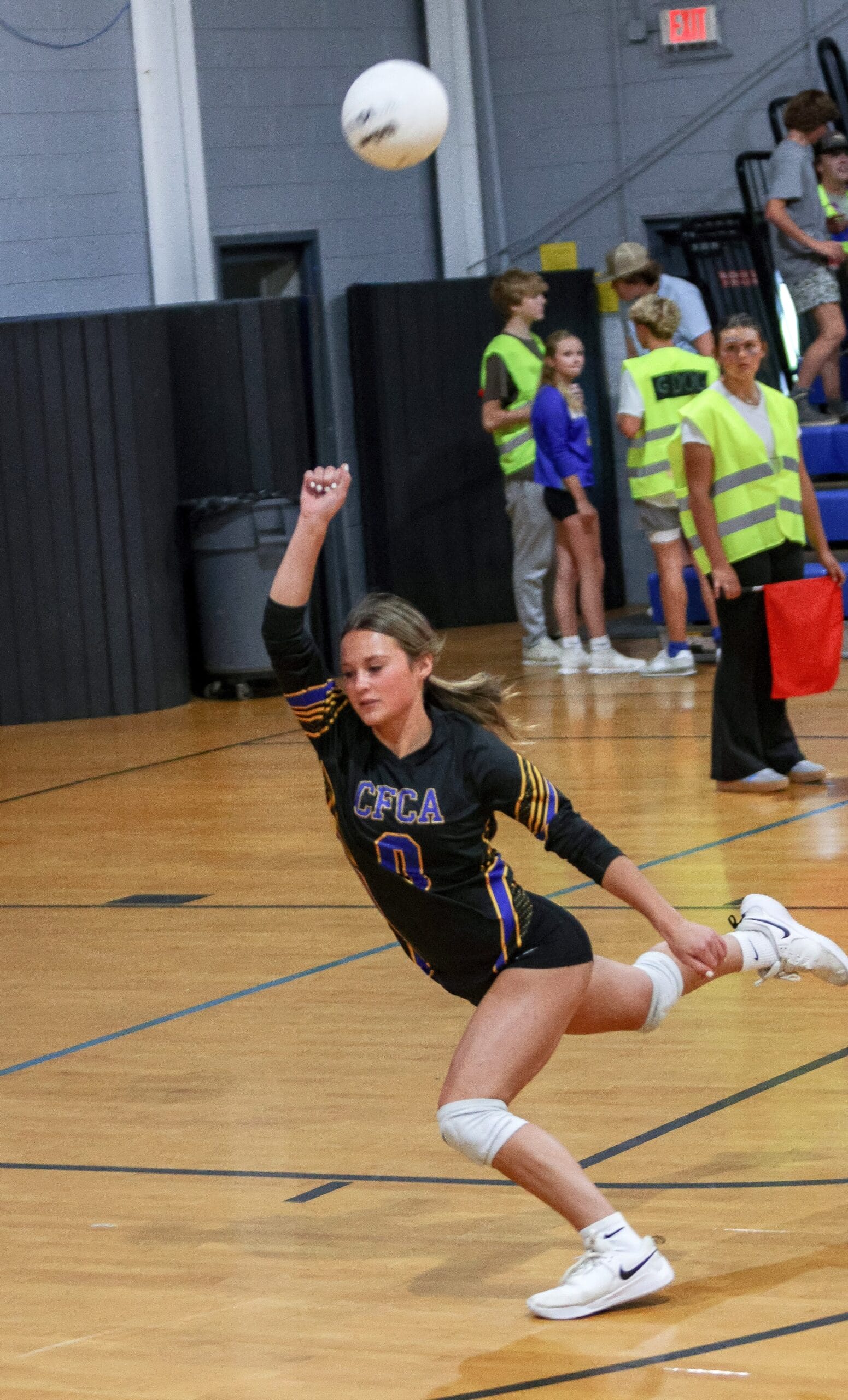 Volleyball: Varsity topped in five sets, middle school moves to 7-0, 3-0 in MCC